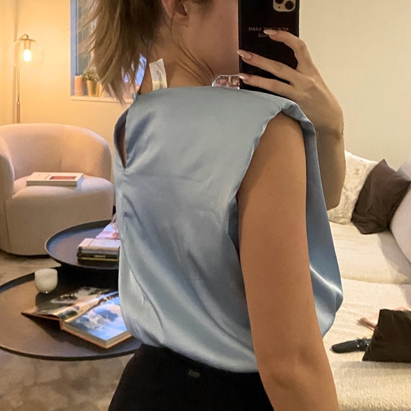 Blue satin blouse - Picture 2 of 4
